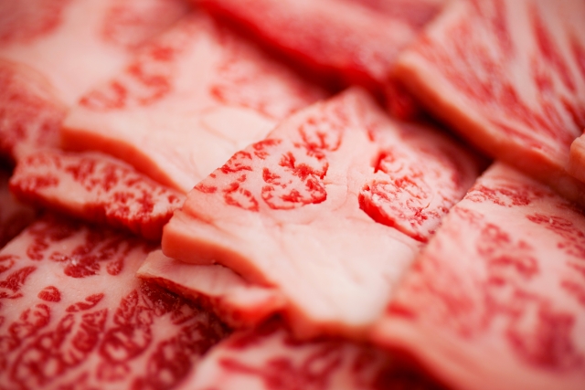 Wagyu vs Kobe Beef - What's the difference? : Steak University